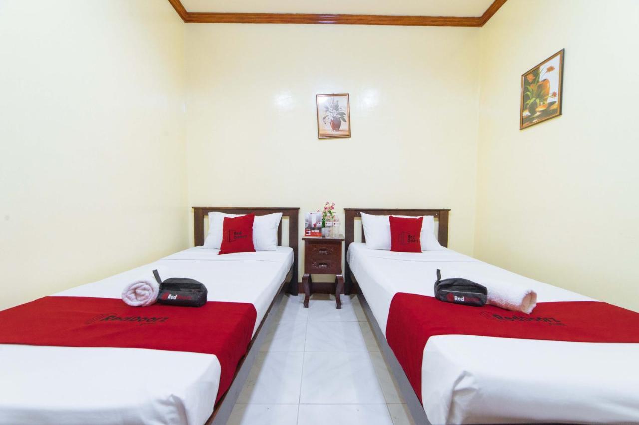 Hotel Reddoorz Near Golden Sarok Shrine Kalibo Esterno foto