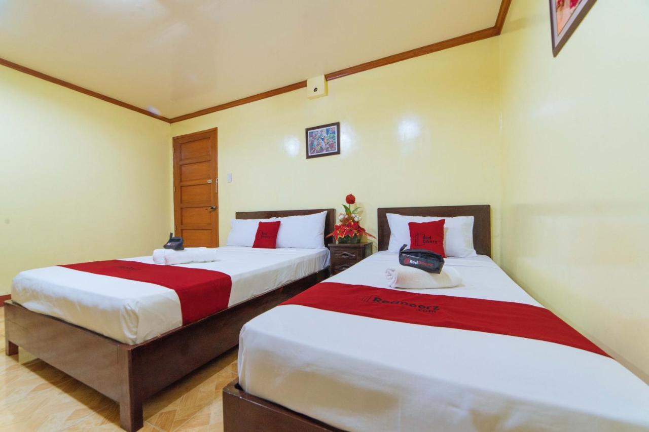 Hotel Reddoorz Near Golden Sarok Shrine Kalibo Esterno foto